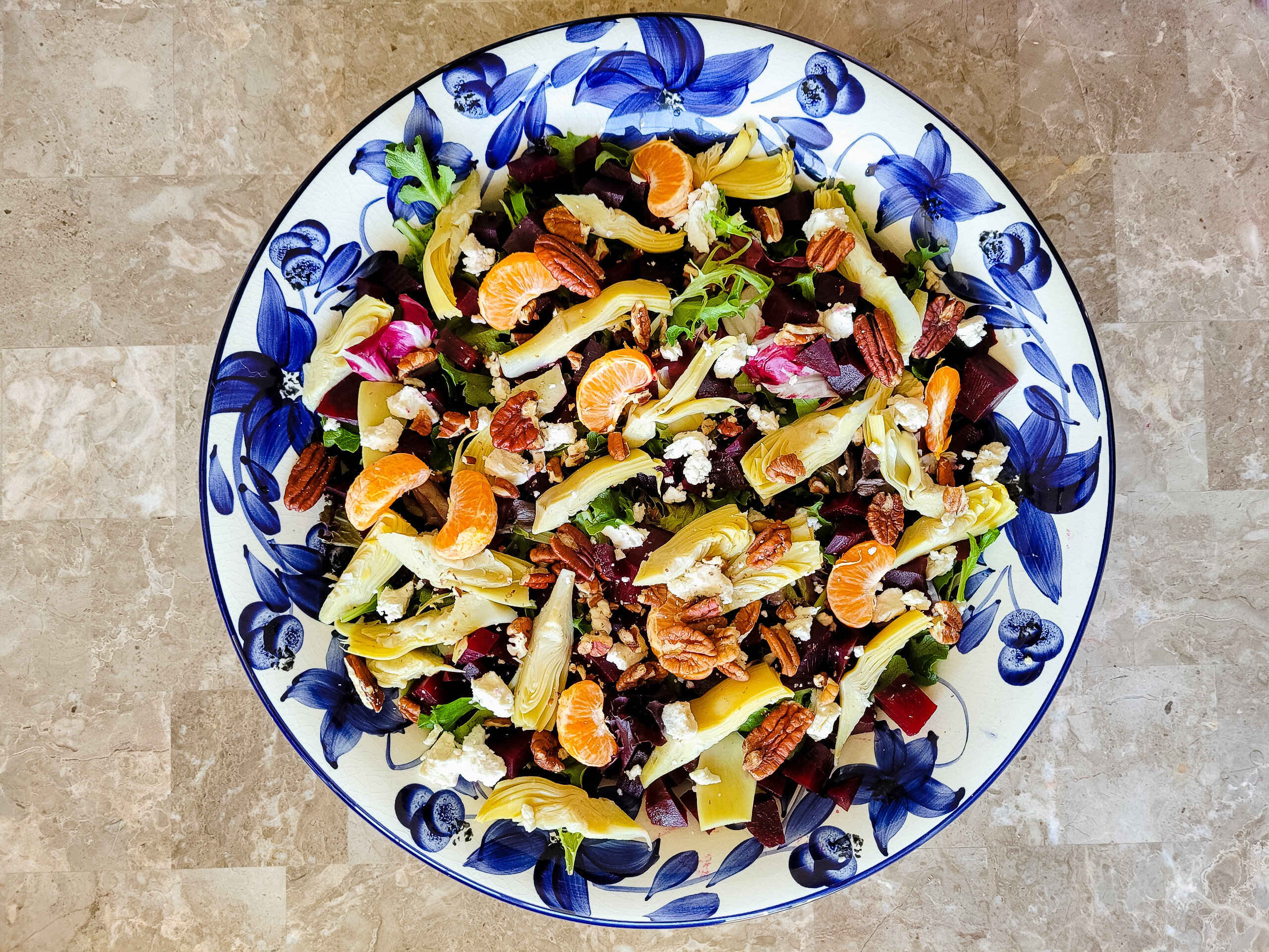 This salad is nutritious and delicious.