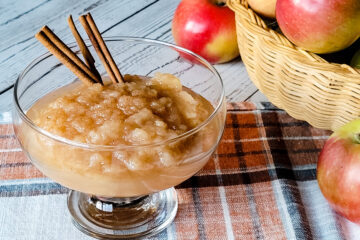 Got apples? Make applesauce with this quick and easy recipe!